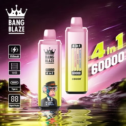 Zwei Vaping-Geräte mit rosa und gelben Farbverläufen, beschriftet mit „Bang Blaze 60000 4 in 1“, mit einem Comic-Affen mit Hut und Brille, umgeben von Symbolen, die einen 650-mAh-Akku, 1,0-Ω-Widerstand, Typ-C-Laden und eine digitale Anzeige anzeigen, vor einem violetten Sternenhimmel und einer im Wasser gespiegelten Berglandschaft.