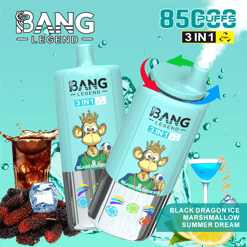 Deux dispositifs de vape jetables 3-en-1 en bleu clair avec un singe portant une illustration de la couronne, entouré de éclaboussures d'eau, de cola glacé avec des mûres noires et un cocktail bleu avec une tranche de citron, mettant en évidence 8500 bouffées et des saveurs de rêve d'été de glace noire.