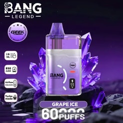 Vape Grape Ice Bang Legend avec une gousse translucide violette et un fond en cristal, 19 ml de jus, batterie 850 mAh, 60 bouffées.