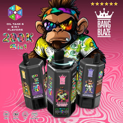 Una scimmia cartoon colorata con una fascia arcobaleno e occhiali da sole si trova davanti a quattro serbatoi di vaporizzazione Bang Blaze su uno sfondo rosa.