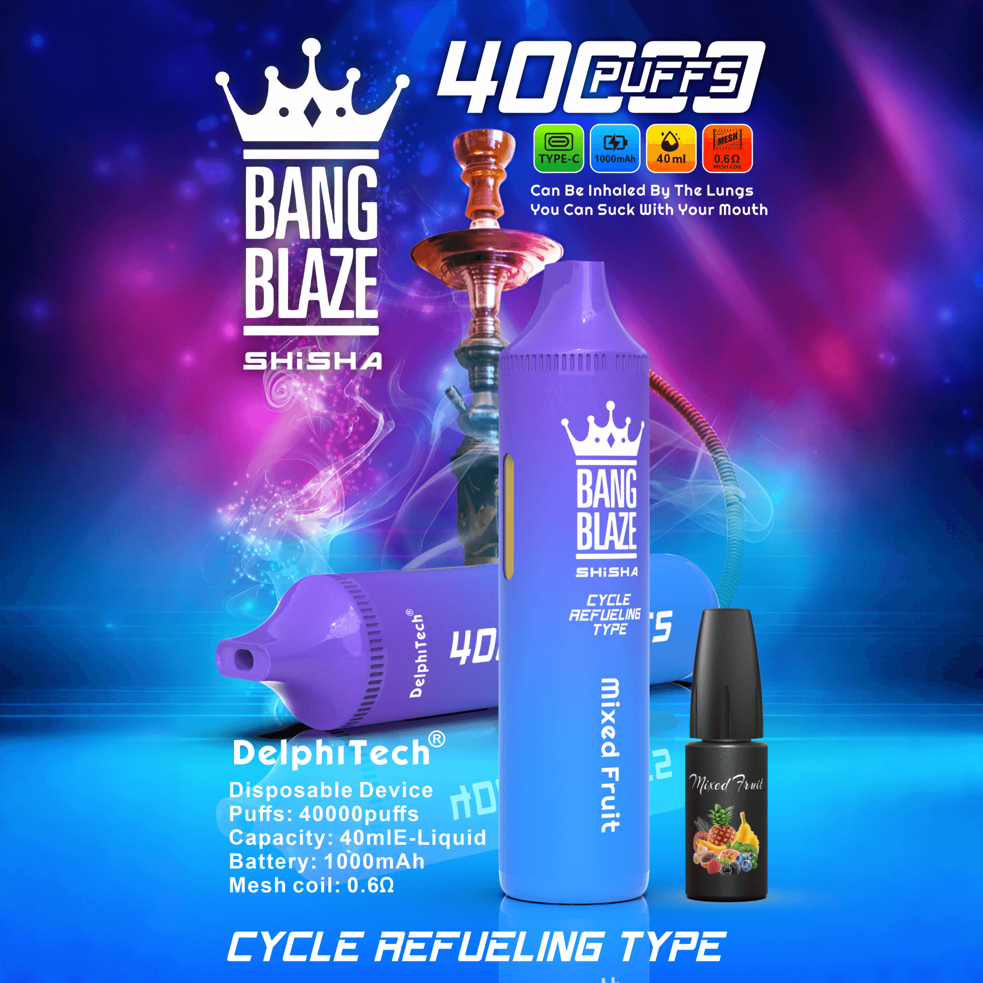 「Mixed Fruit」というラベルが付いた Blue Bang Blaze Shisha 使い捨て vape デバイスが、伝統的な水ギセルの前に立っています。その横にもう 1 つの紫色のデバイスが置かれており、紫と青の煙のような背景に設定されています。40 回の吸引、40 ml の e 液体容量、1000 mAh バッテリー、メッシュ コイル技術などの機能が強調されています。