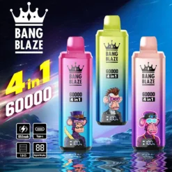 Drei farbenfrohe Bang Blaze 4-in-1 60000 Einweg-Vape-Geräte mit Cartoon-Affen-Designs auf blauem kosmischem Hintergrund über Wasserreflexion, hervorgehobenem 650-mAh-Akku, Typ-C-Ladefunktion, 1,0-Ohm-Widerstand und digitalen Anzeigefunktionen.
